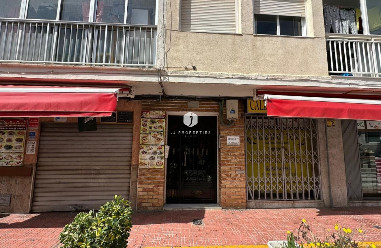 Tweedehands - Appartement / flat -
Torrevieja - Estacion de autobuses