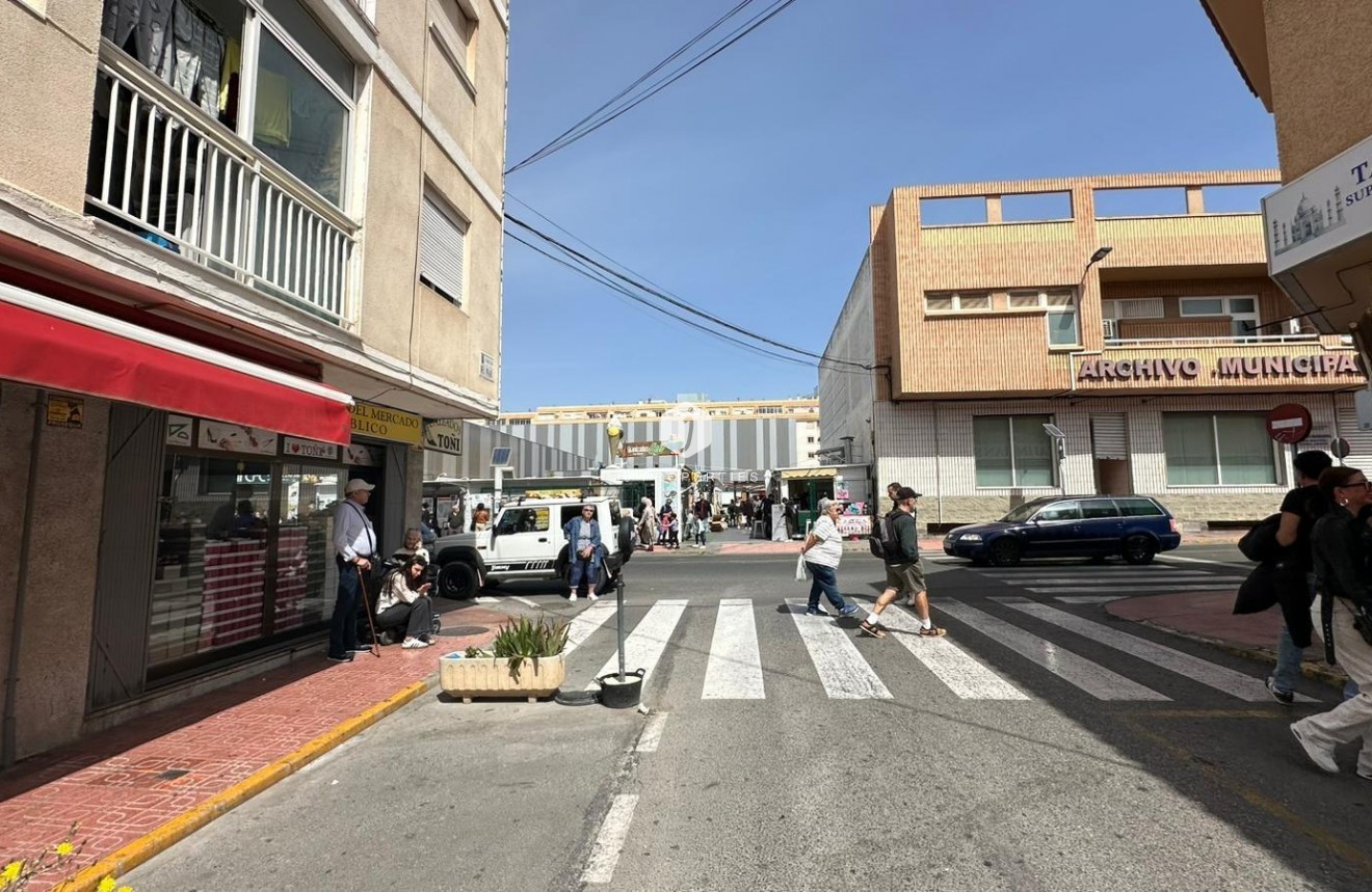 Tweedehands - Appartement / flat -
Torrevieja - Estacion de autobuses