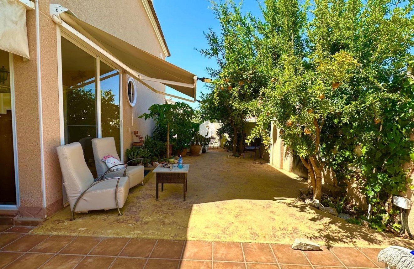 Resale - Villa -
Orihuela Costa - La Regia