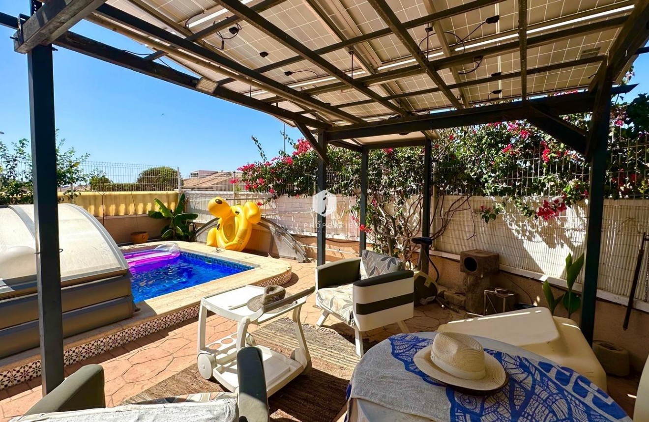Resale - Villa -
Orihuela Costa - La Regia