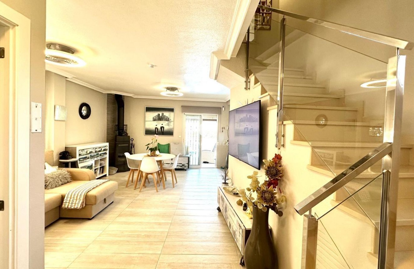 Resale - Villa -
Orihuela Costa - La Regia
