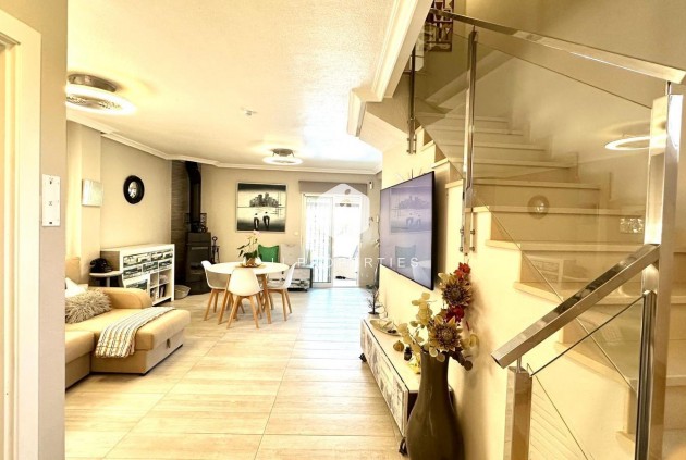 Resale - Villa -
Orihuela Costa - La Regia