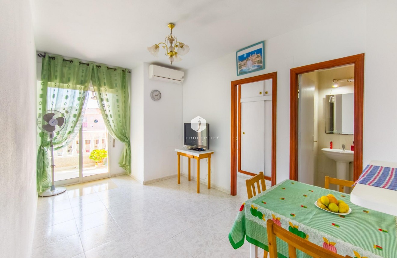 Resale - Apartment / flat -
Torrevieja - Estacion de autobuses