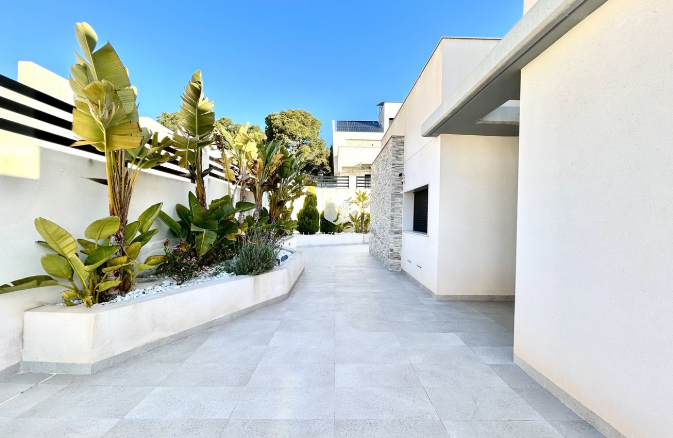 Resale - Villa -
Los Balcones - Costa Blanca