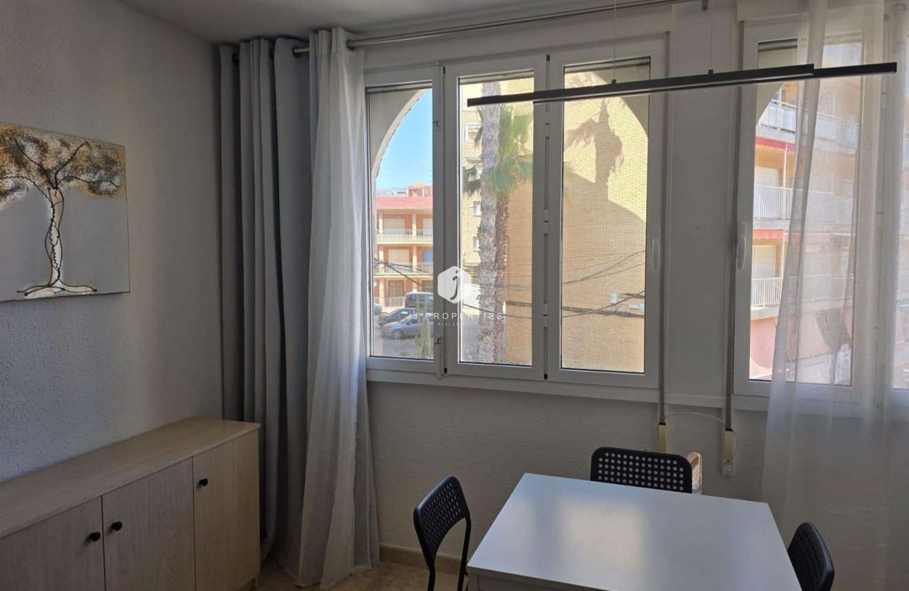 D'occasion - Appartement -
Torrevieja - La Mata Pueblo
