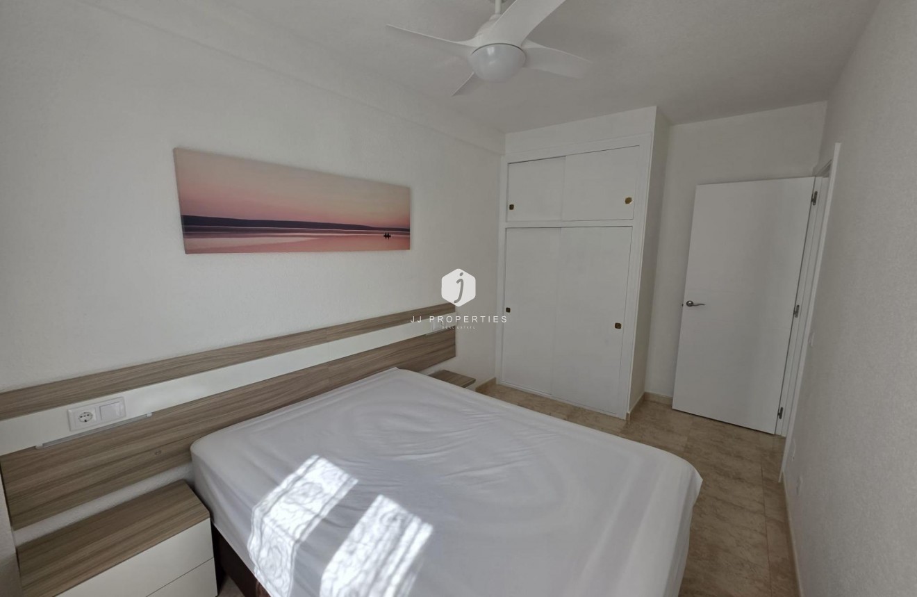 D'occasion - Appartement -
Torrevieja - La Mata Pueblo