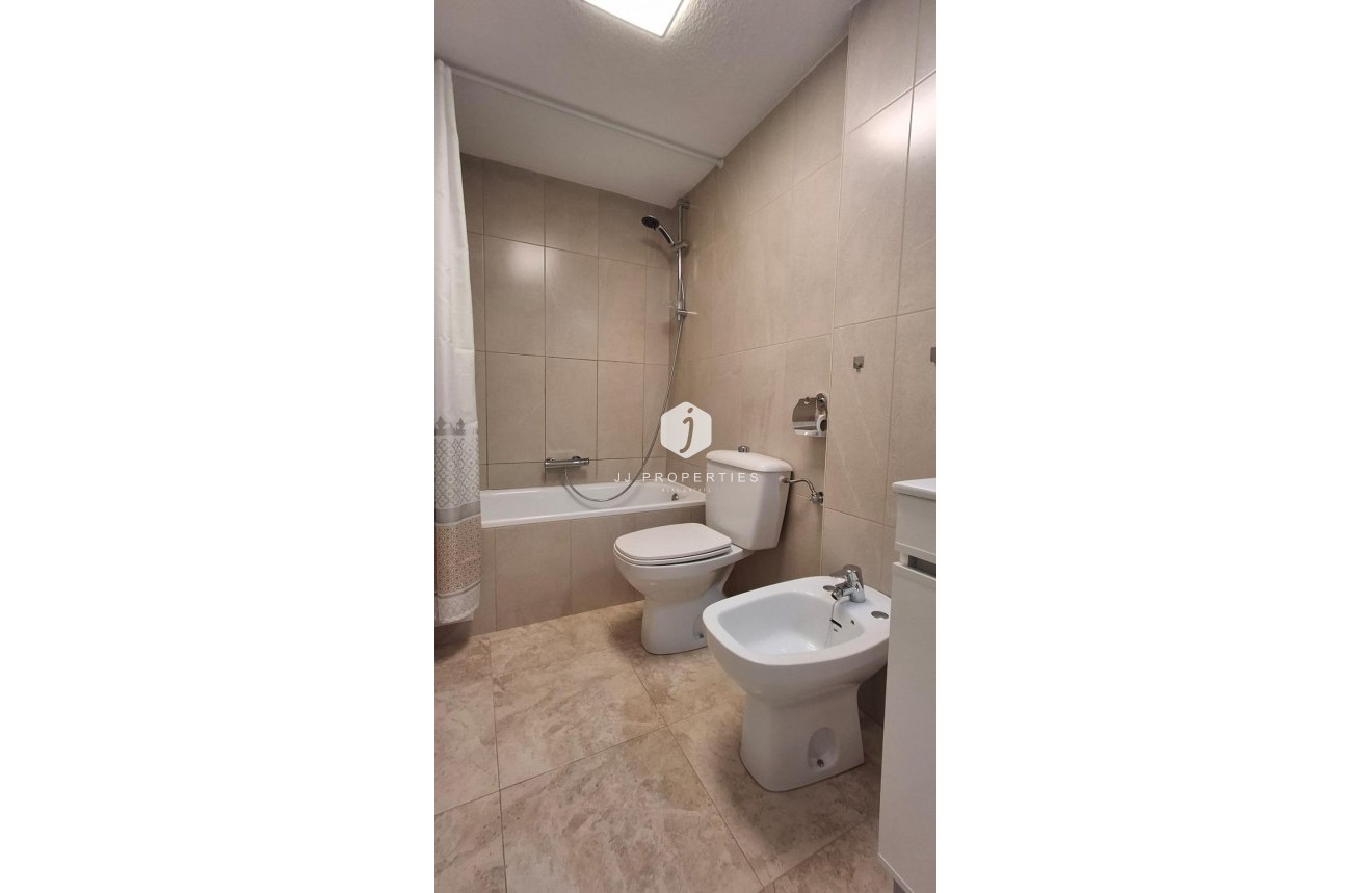 D'occasion - Appartement -
Torrevieja - La Mata Pueblo