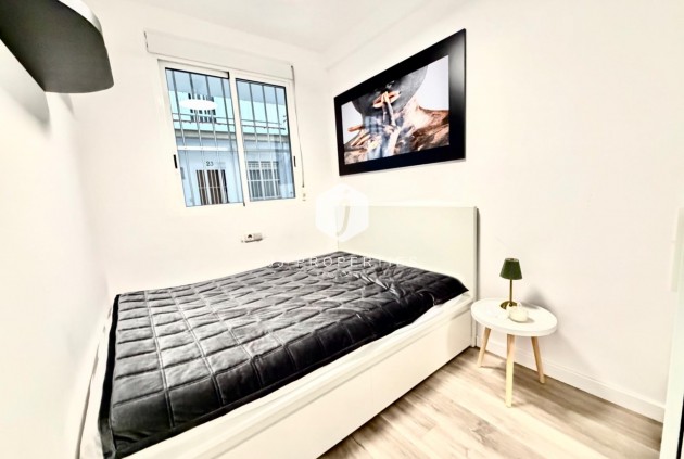 Resale - Apartment / flat -
Torrevieja - La Mata Pueblo