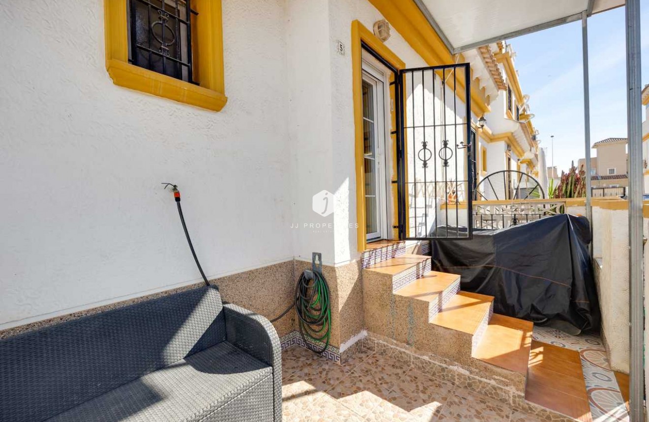 D'occasion - Chalet -
Torrevieja - Costa Blanca