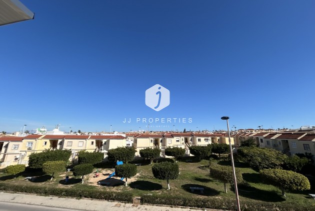 D'occasion - Chalet -
Torrevieja - Costa Blanca