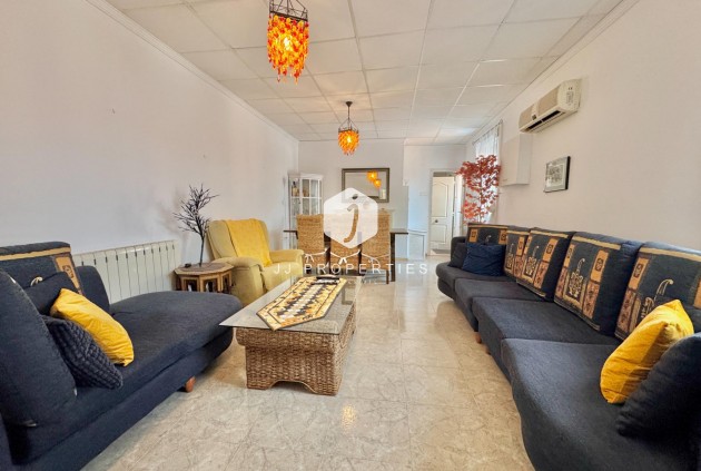 Resale - Villa -
Dolores - Comunidad Valenciana
