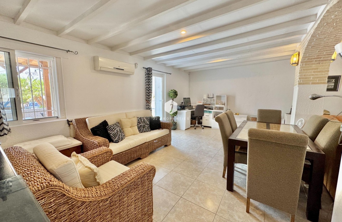 Resale - Villa -
Dolores - Comunidad Valenciana
