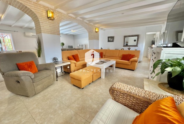 Resale - Villa -
Dolores - Comunidad Valenciana