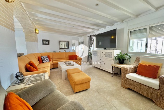 Resale - Villa -
Dolores - Comunidad Valenciana