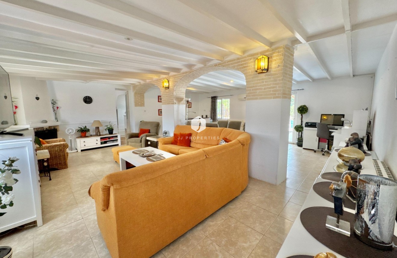 Resale - Villa -
Dolores - Comunidad Valenciana