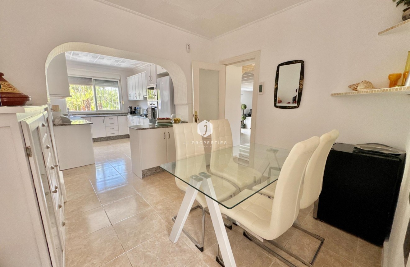 Resale - Villa -
Dolores - Comunidad Valenciana