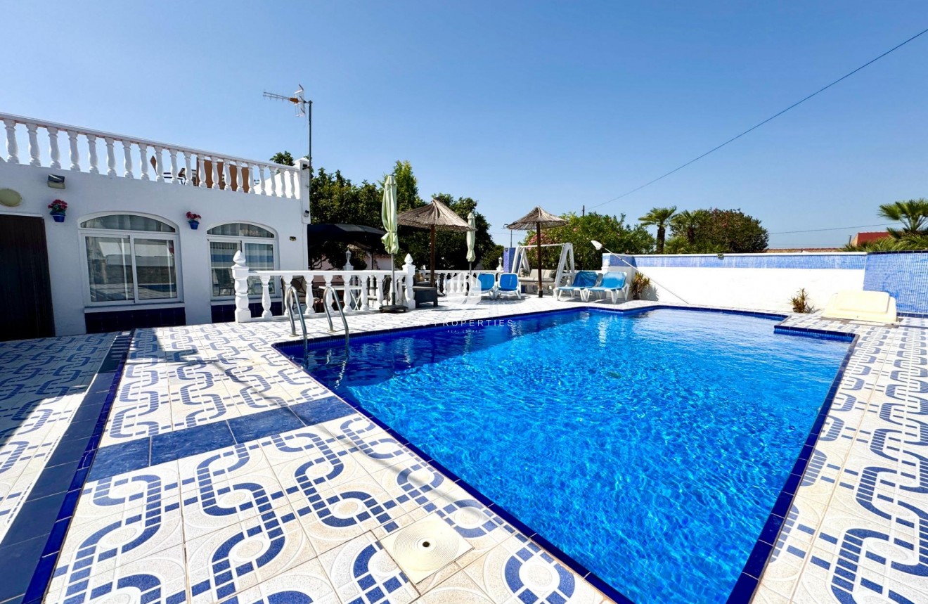 Resale - Villa -
Dolores - Comunidad Valenciana