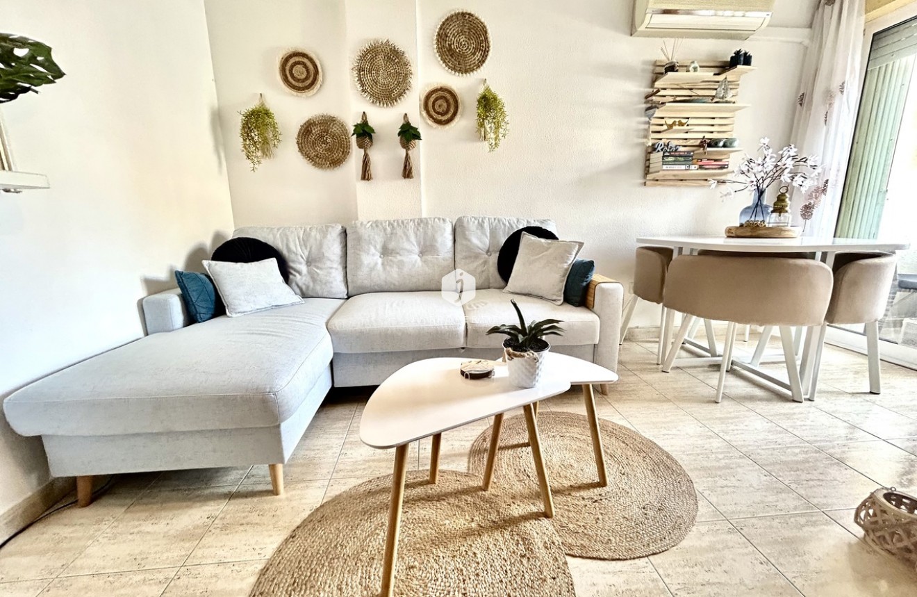 Z drugiej ręki - Mieszkanie w bloku -
Torrevieja - Costa Blanca