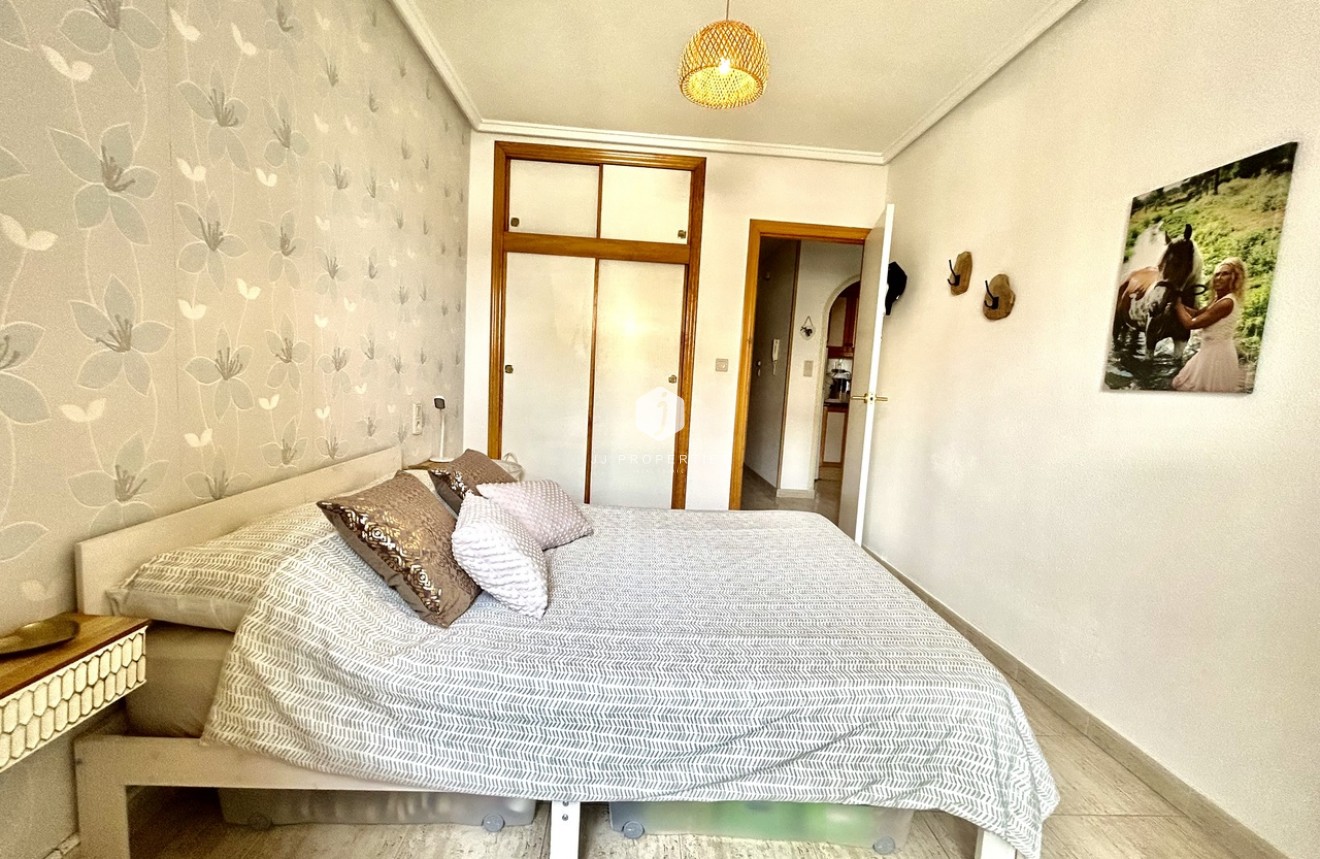 Z drugiej ręki - Mieszkanie w bloku -
Torrevieja - Costa Blanca