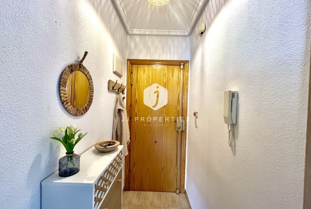 Z drugiej ręki - Mieszkanie w bloku -
Torrevieja - Costa Blanca