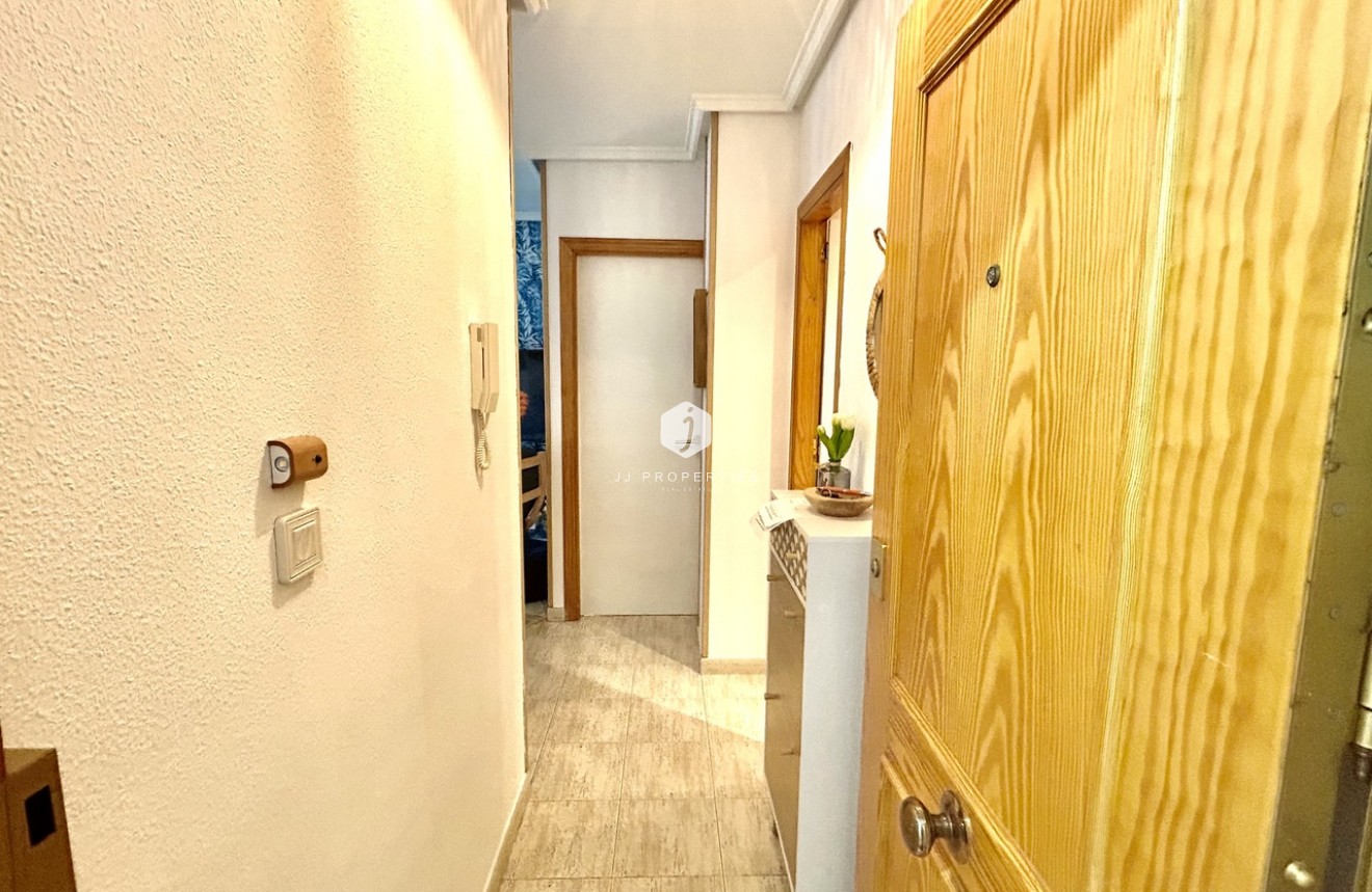Z drugiej ręki - Mieszkanie w bloku -
Torrevieja - Costa Blanca