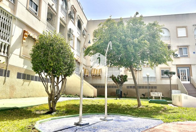 Z drugiej ręki - Mieszkanie w bloku -
Torrevieja - Costa Blanca
