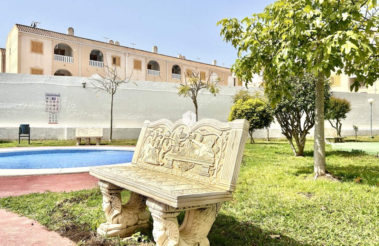 Z drugiej ręki - Mieszkanie w bloku -
Torrevieja - Costa Blanca