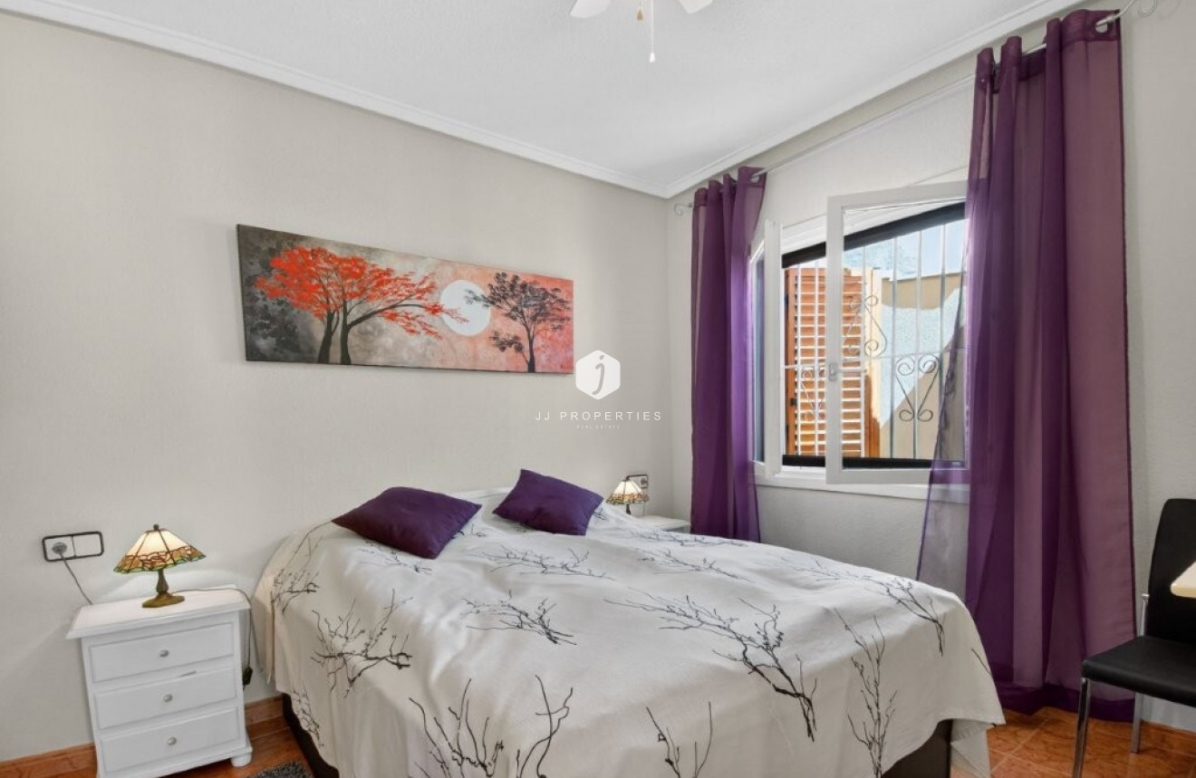 Resale - Chalet -
Playa Flamenca - Serena III