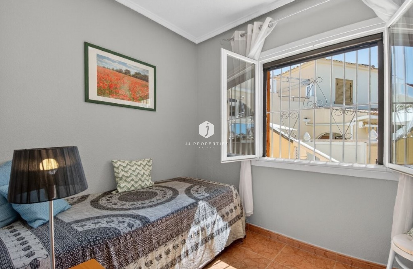 Resale - Chalet -
Playa Flamenca - Serena III