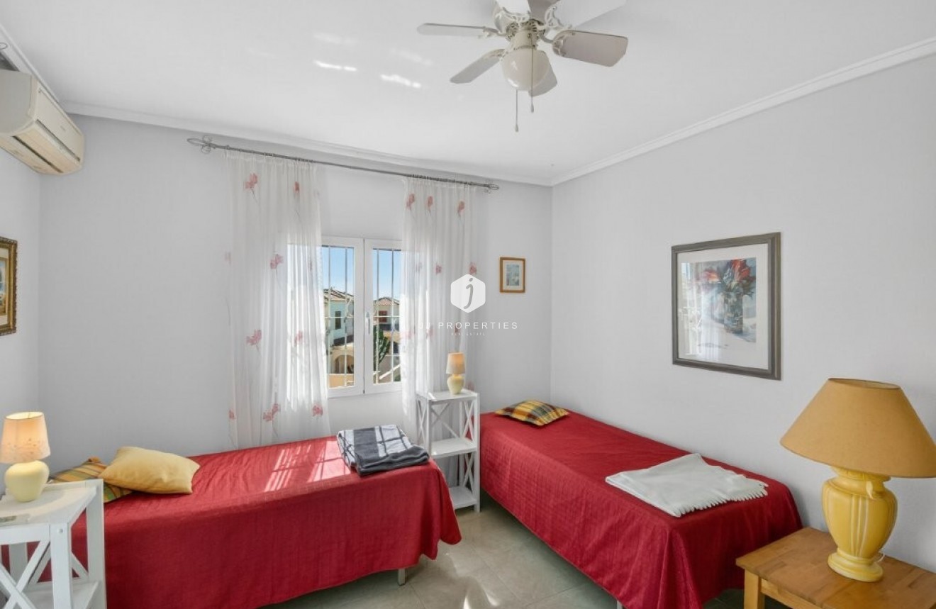 Resale - Chalet -
Playa Flamenca - Serena III