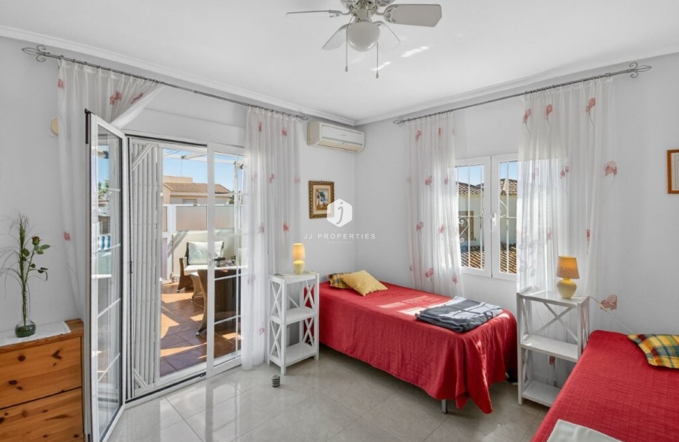 Resale - Chalet -
Playa Flamenca - Serena III