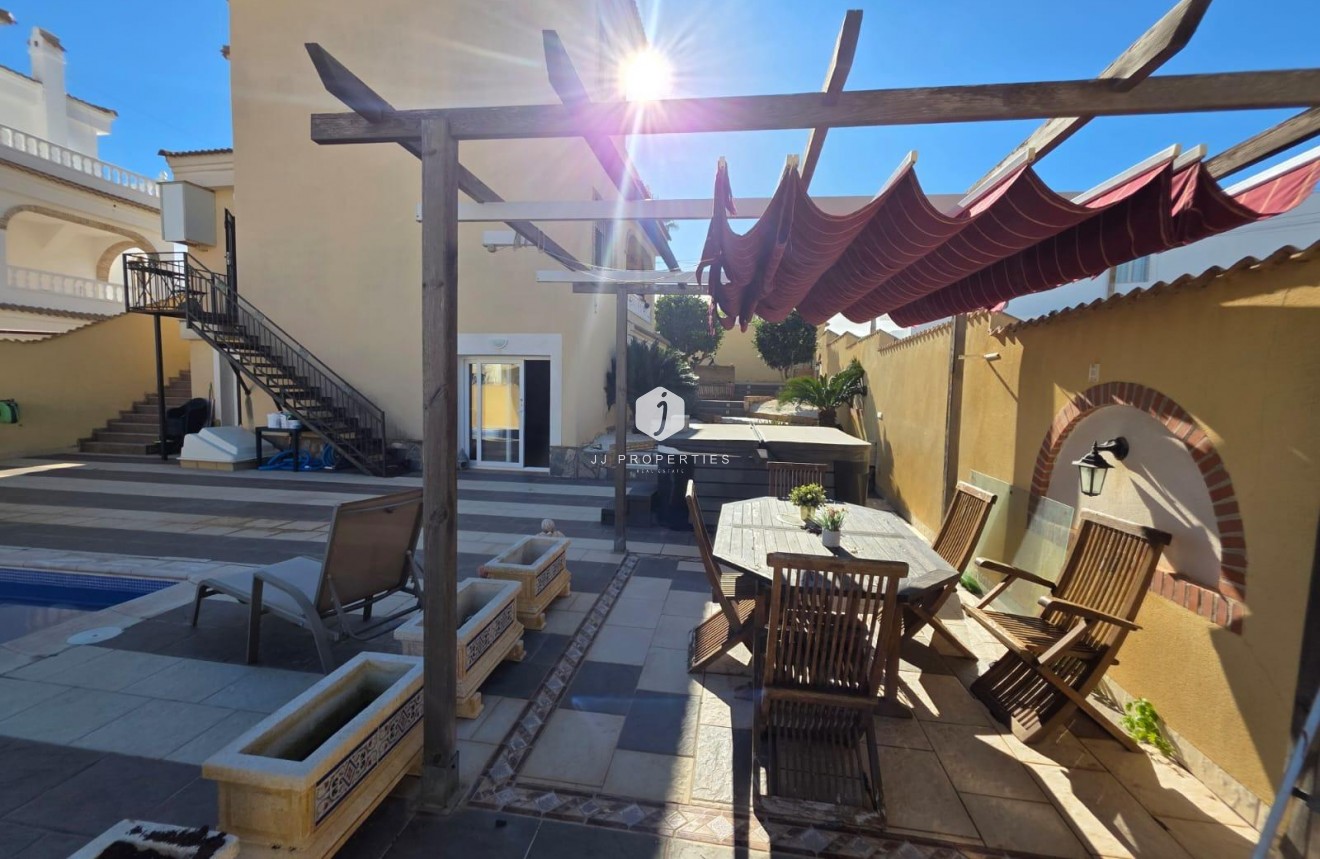 D'occasion - Villa -
Orihuela Costa - Villamartín-las Filipinas