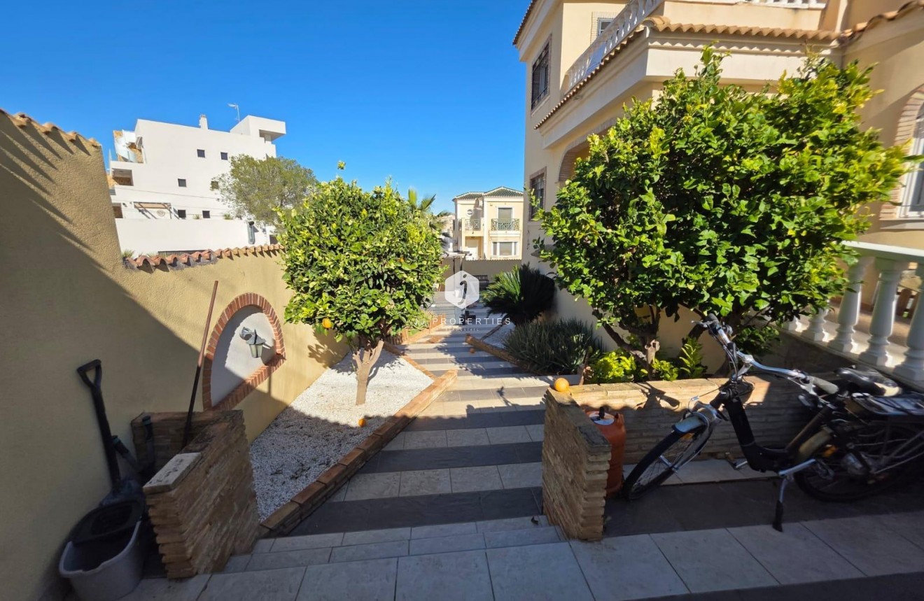 D'occasion - Villa -
Orihuela Costa - Villamartín-las Filipinas