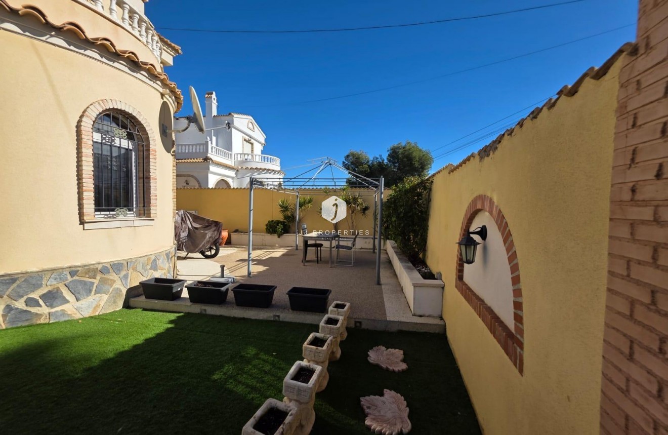 D'occasion - Villa -
Orihuela Costa - Villamartín-las Filipinas