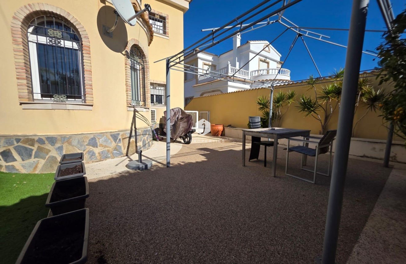 D'occasion - Villa -
Orihuela Costa - Villamartín-las Filipinas