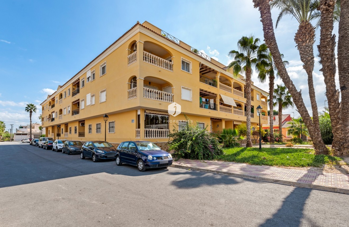 Tweedehands - Appartement / flat -
Jacarilla - Inland