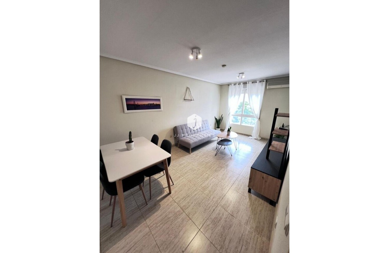 Aus zweiter Hand - Penthouse -
Los Montesinos - Costa Blanca