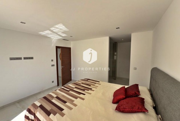 Resale - Villa -
Orihuela Costa - Villamartín