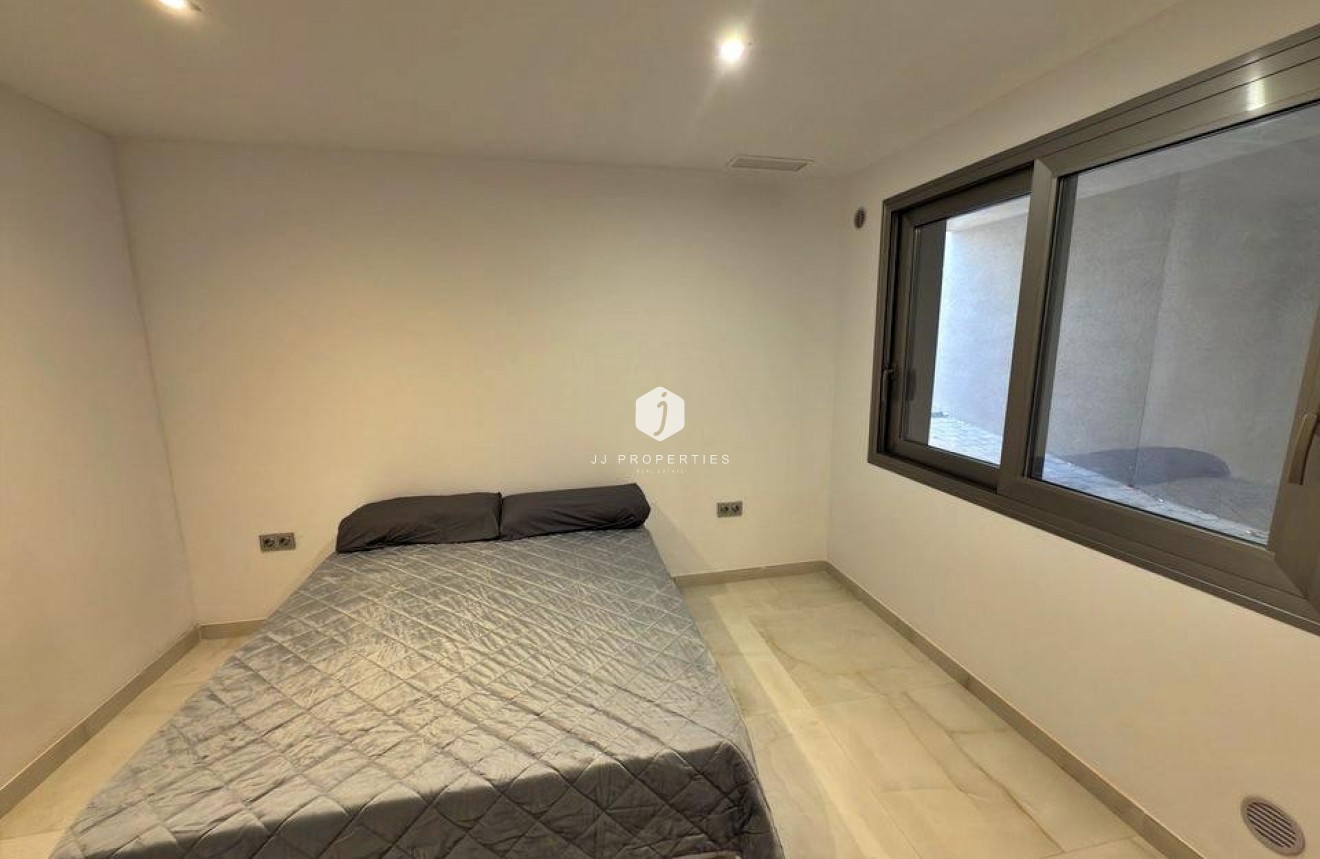 Resale - Villa -
Orihuela Costa - Villamartín