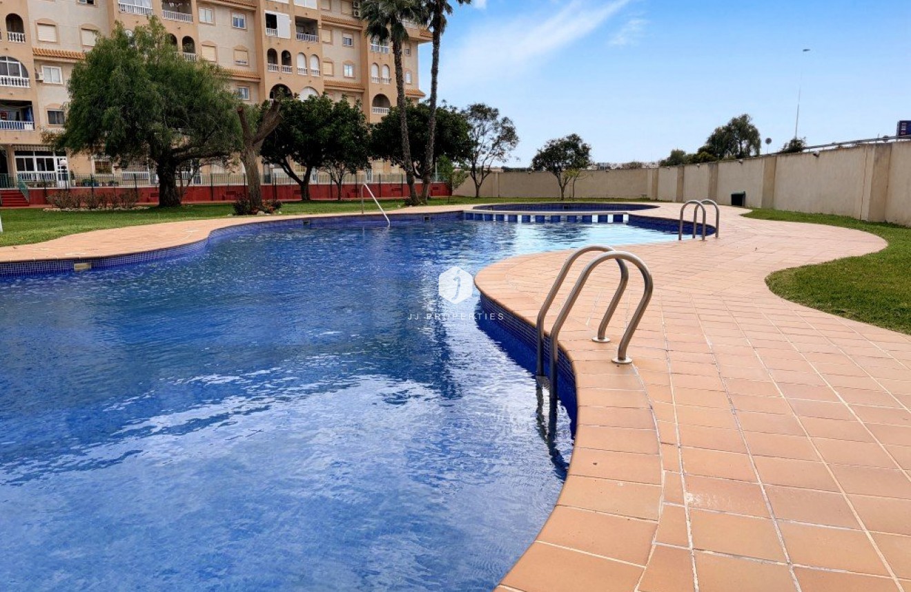 D'occasion - Attique -
Torrevieja - Costa Blanca