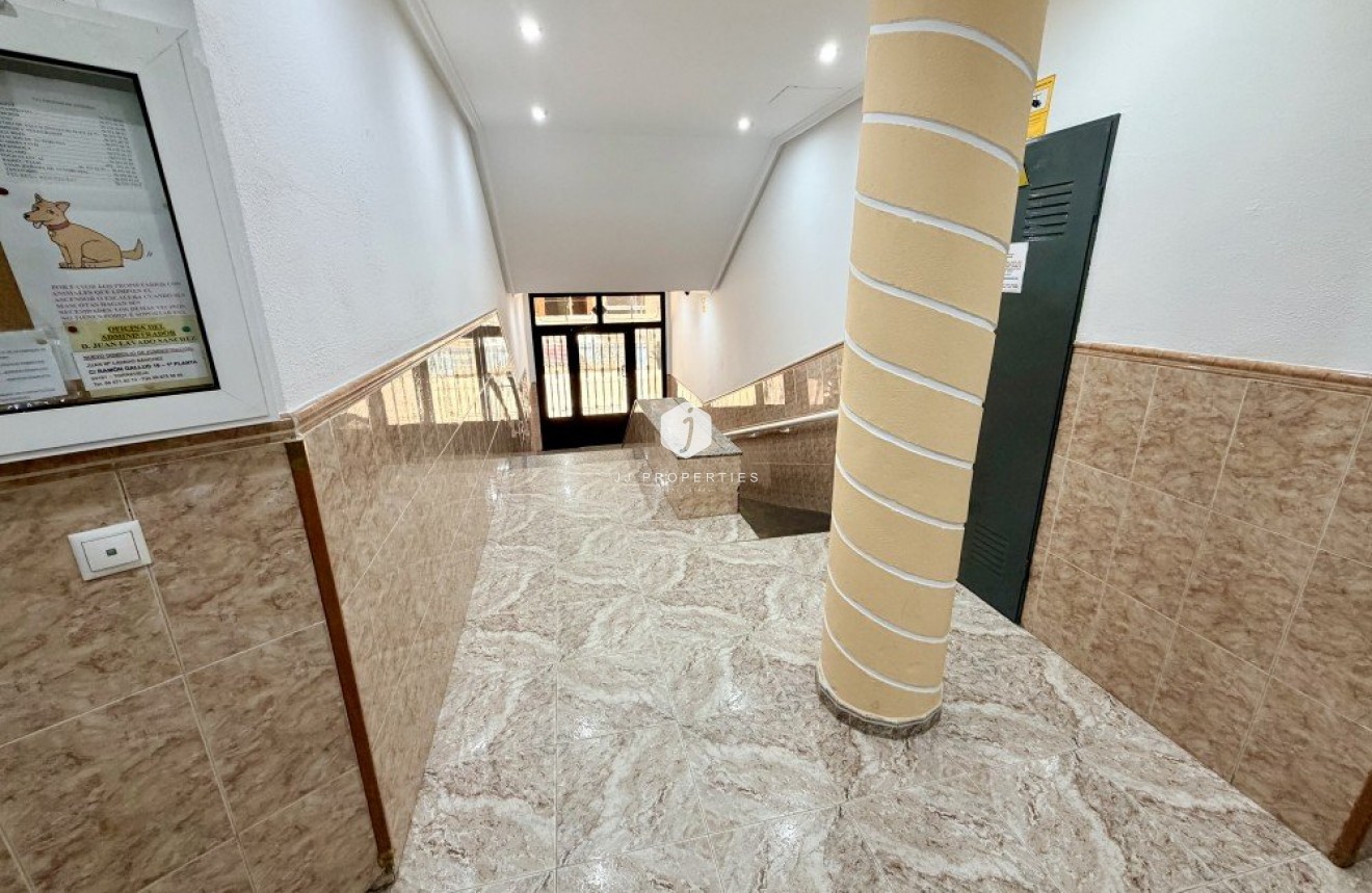 D'occasion - Attique -
Torrevieja - Costa Blanca