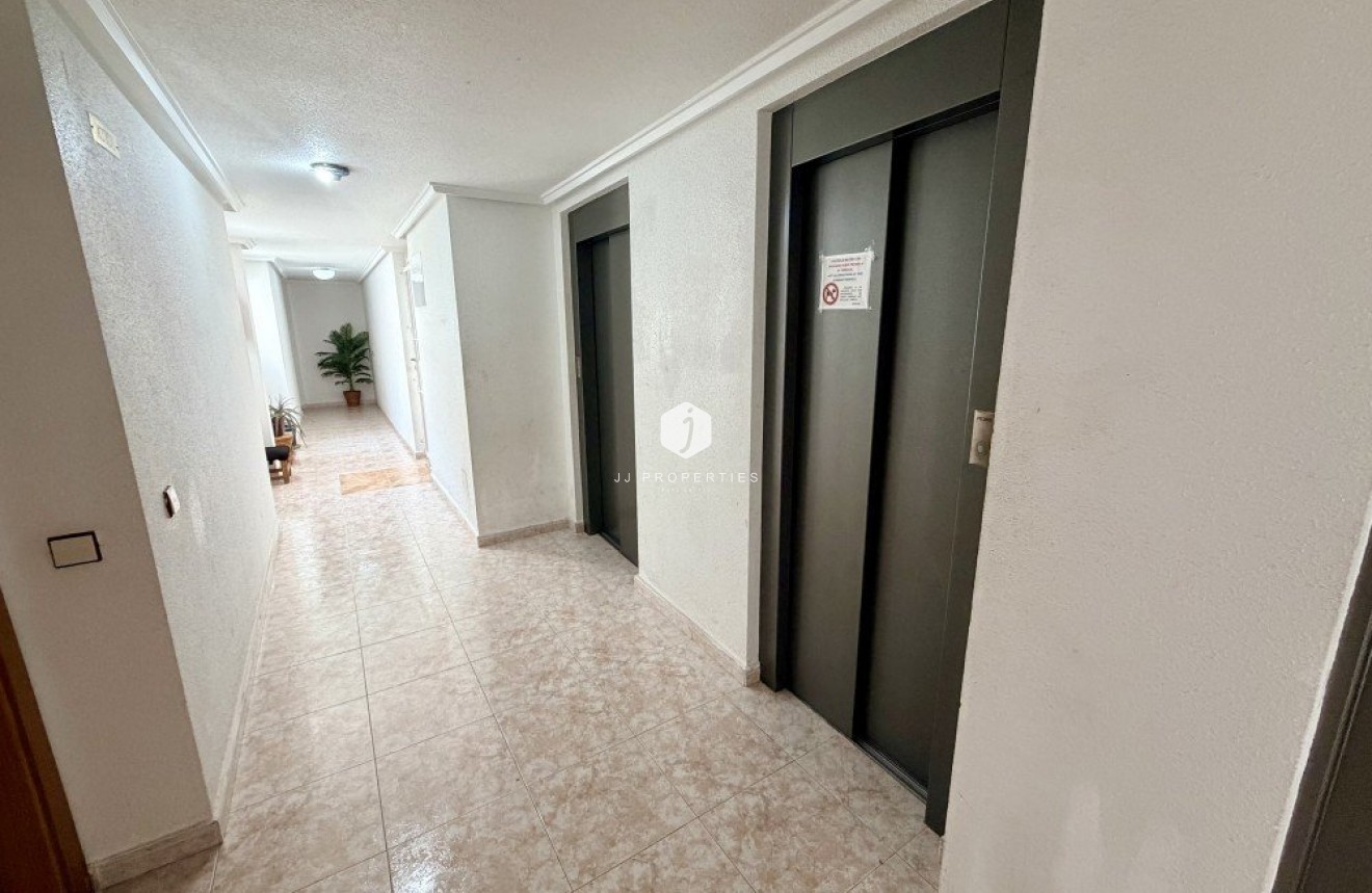 D'occasion - Attique -
Torrevieja - Costa Blanca