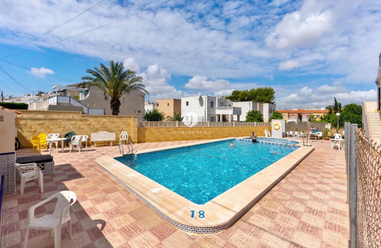 Resale - Bungalow -
Torrevieja - El chaparral