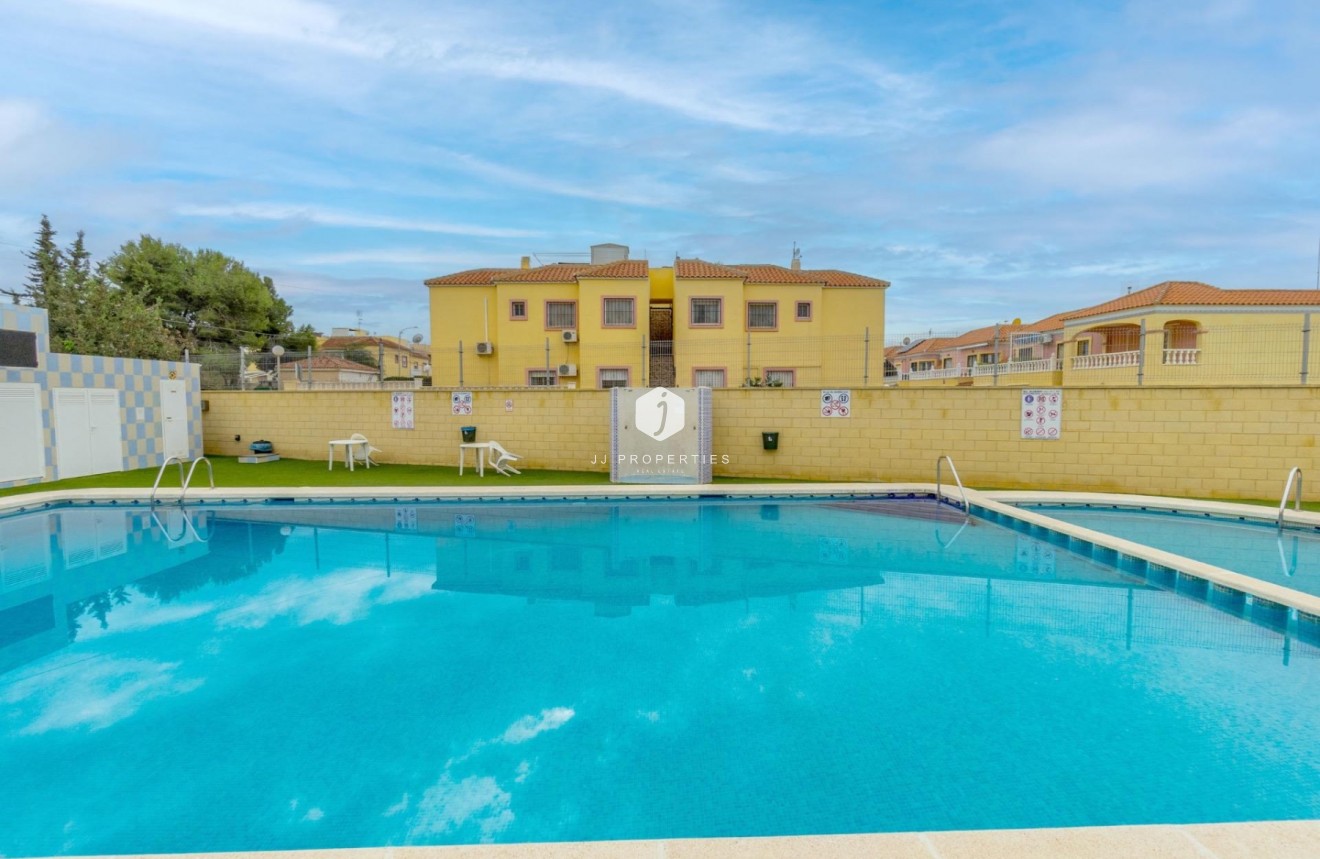 Resale - Bungalow -
Torrevieja - El chaparral