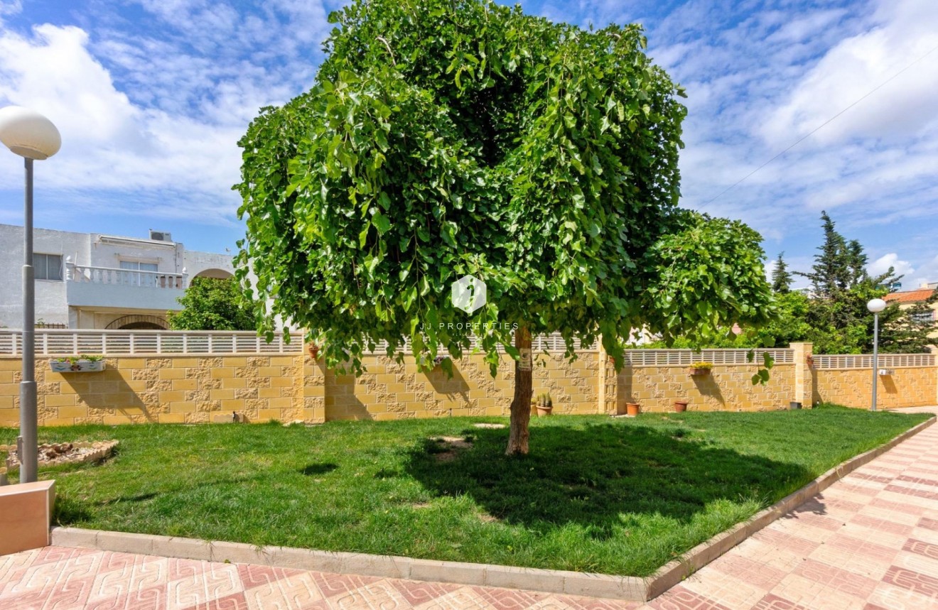 Resale - Bungalow -
Torrevieja - El chaparral