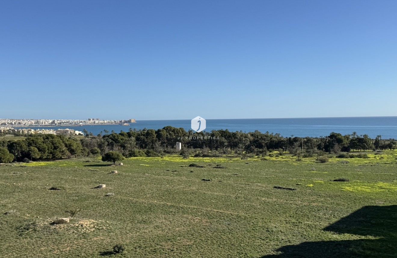 Resale - Penthouse -
Punta Prima - Costa Blanca