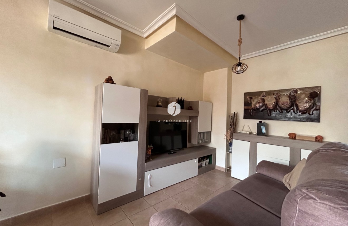 Aus zweiter Hand - Wohnung -
Jacarilla - Inland