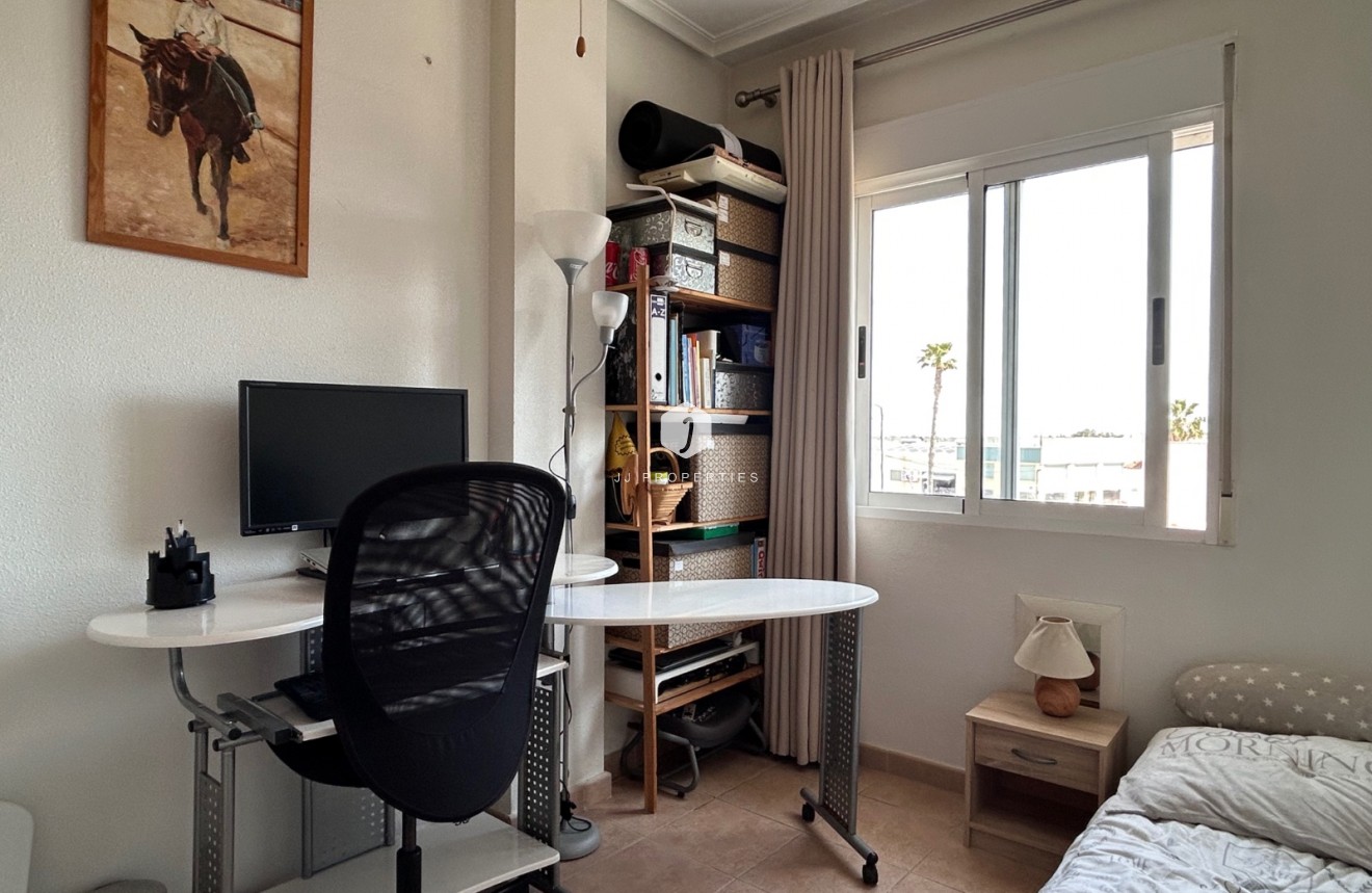 Aus zweiter Hand - Wohnung -
Jacarilla - Inland