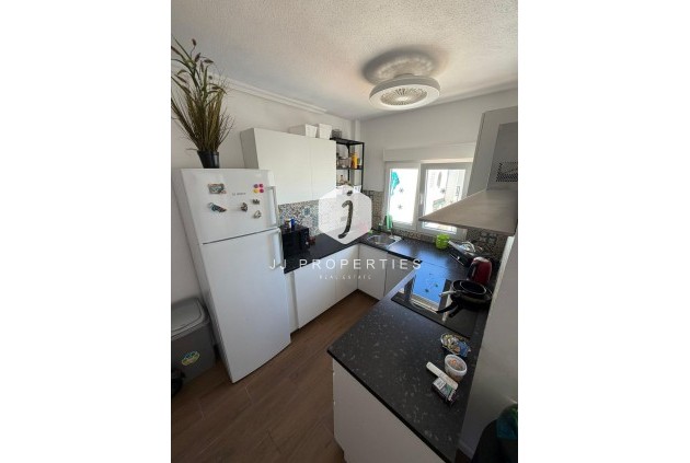 D'occasion - Appartement -
Torrevieja - Punta prima