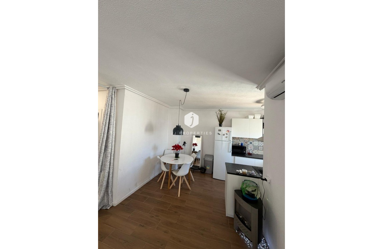 D'occasion - Appartement -
Torrevieja - Punta prima